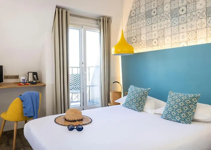 Le Regent Montmartre By Hiphophostels