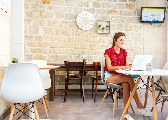 Le Regent Montmartre By Hiphophostels