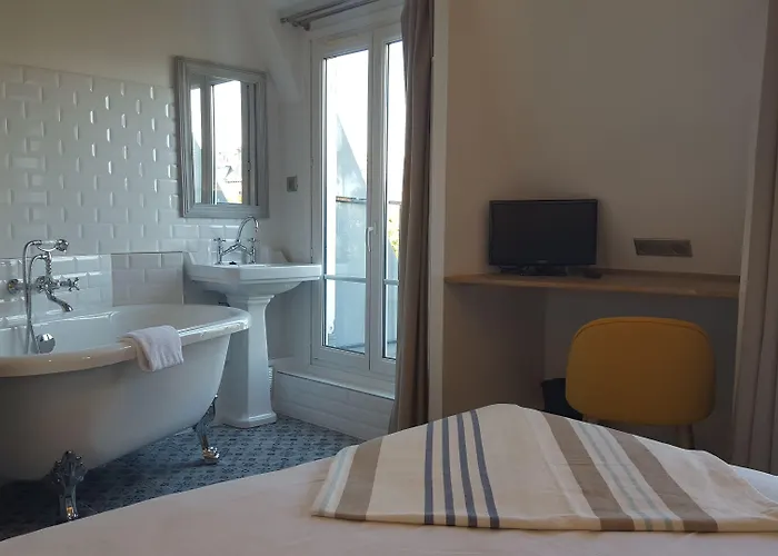 Le Regent Montmartre By Hiphophostels