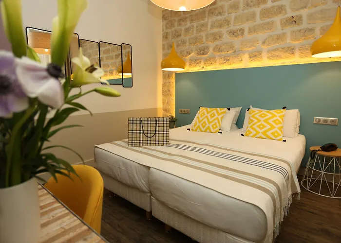 Le Regent Montmartre By Hiphophostels * Paryż