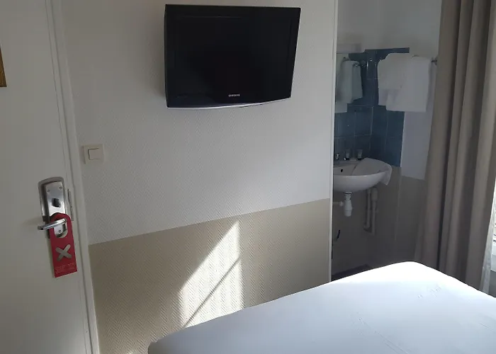 Le Regent Montmartre By Hiphophostels *