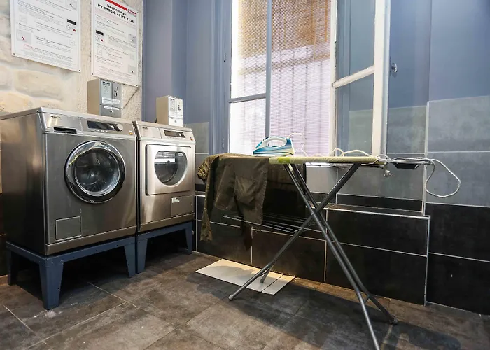 Le Regent Montmartre By Hiphophostels