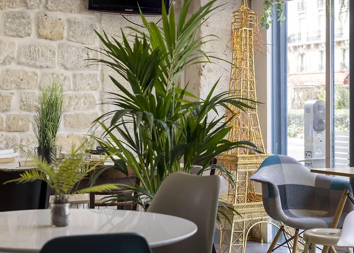 Le Regent Montmartre By Hiphophostels Hostel