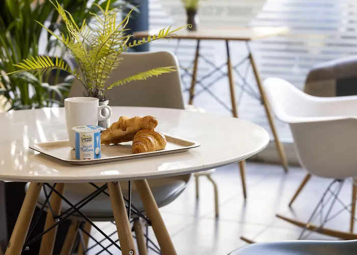 Le Regent Montmartre By Hiphophostels Paryż