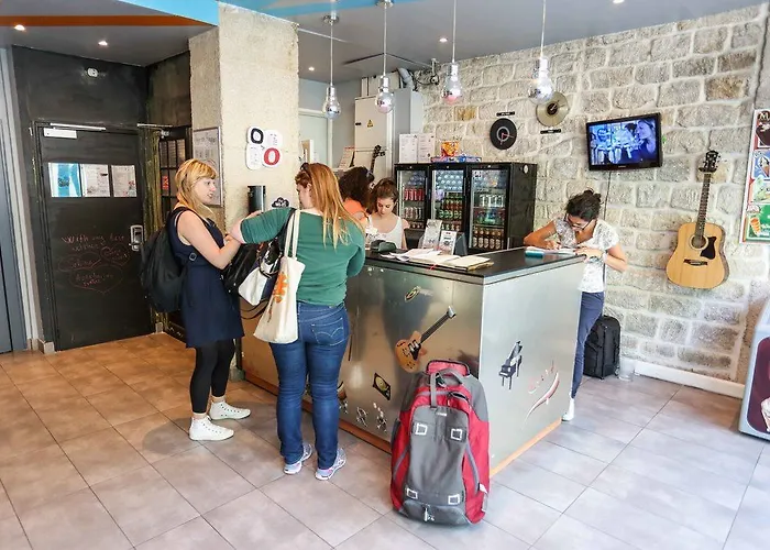 Le Regent Montmartre By Hiphophostels