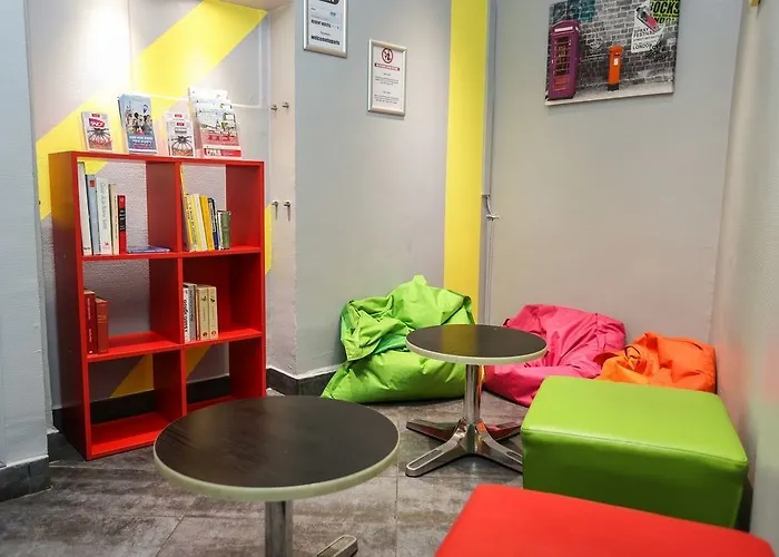 Le Regent Montmartre By Hiphophostels